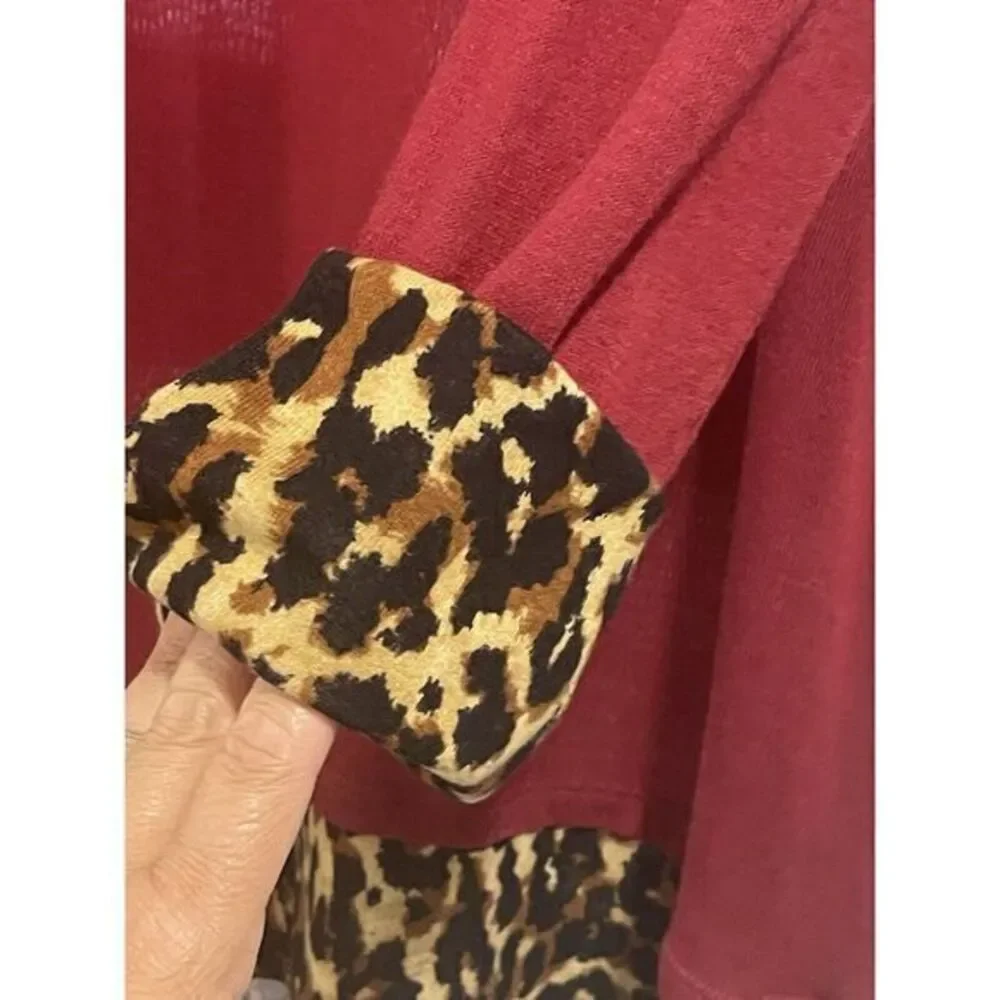 Reborn J Burgundy Red Cheetah Print Hem‎ and Sleeve Cuffs 2XL Tunic - Picture 6 of 11